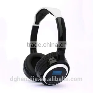 2016 Fashion Useful Music Color Ear Wireless Purple Headphones With Built-in Mp3 Player fm Radio Memory Card and Display Screen thumbnail-5