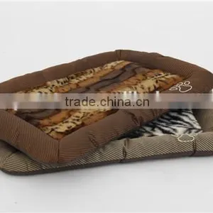 The Wild Dog Luxurious Thick Oxford Fabric Pet Bed thumbnail-3