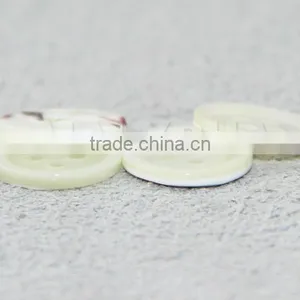Natural 4 Holes Trocas/Trochus/Takase Shell Shirt Button With Round Rim thumbnail-3