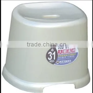 Resin Chair thumbnail-1