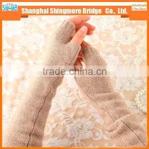 2017 China Hot Sales New Style High Standard Wool Yarn Glove Half Finger for Women thumbnail-3