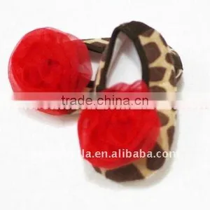Baby Giraffe Crib Shoes With Red Rosettes thumbnail-1
