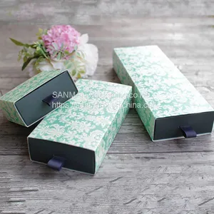 Cute Pink Paper Gift Box With Lid thumbnail-5