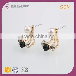 E78055I01 STYLE PLUS Gold Plate Pearl Design Glass Stone Stud Earrings Black and White Earrings From Forever 21 Series thumbnail-1