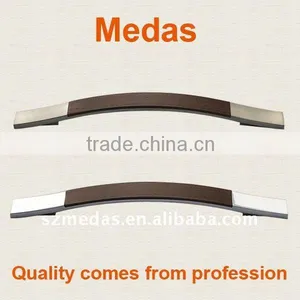 Plastic Pull Handle thumbnail-1