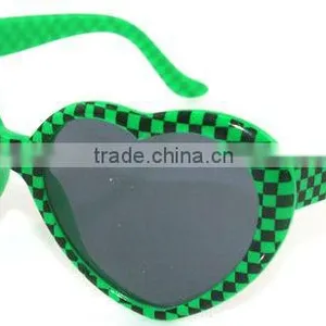Checkered Heart Shape Sunglasses thumbnail-1
