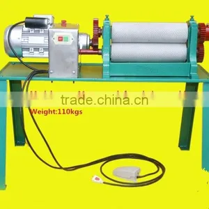 New Strong Power Bee Equipment Manual Comb Foundation Machine Electric Bee Wax Machine thumbnail-1