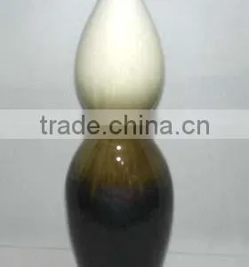 Porcelain Color Changing Vase thumbnail-1