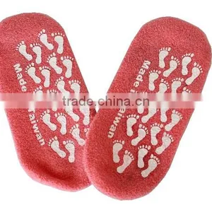 Gel-Coated Moisturizing Socks thumbnail-4
