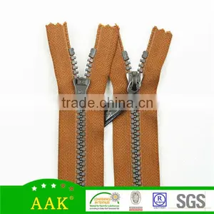 Auto Lock Slider for 5# Delrin Zipper thumbnail-2