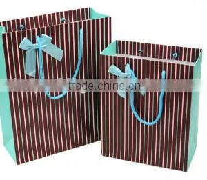 China Customized Grid Printing Wholesale Luxury Handbag Shape Paper Gift Bag With Gift Paper Bag thumbnail-3