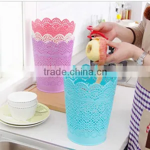 Plastic Kitchen Mini Lace Hollow Out Garage/Trash/Waste Can/Bin/Wastebasket/Storage Barrel thumbnail-5