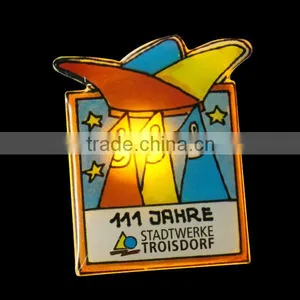 New Products Various Styles Customized Glow Badge for Party thumbnail-5