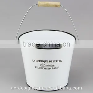 ROUND ENAMEL IRON STORAGE W/HANDLE thumbnail-1