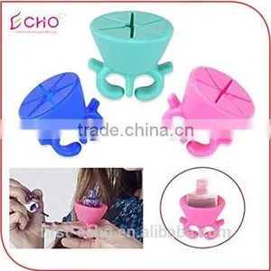 Soft Flexible Silicone Gel Wearable Nail Polish Varnish Bottle Holder Ring for Female Women Girls thumbnail-5