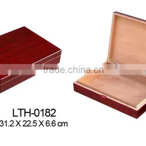 Beautiful Cherry Finish Small Simple Wood Cigar Case Wholesale thumbnail-1