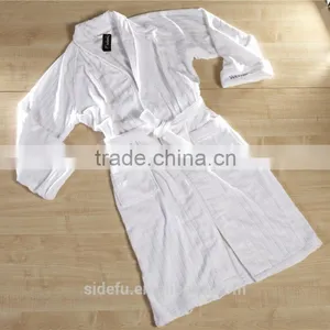 Customized White Shawl Collar Luxury Star Hotel Stripe Velour Bathrobe thumbnail-2