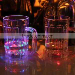 Plastic Beer Mug With Flashing LED for Bar&party, 480ml(17 Ounce), Water Activated LED Mug thumbnail-1