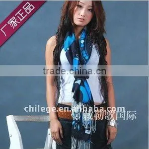 Printed Wool Scarf Wool Poncho thumbnail-1