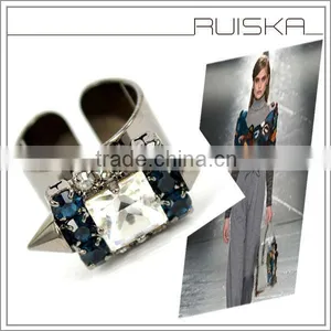 Big Beautiful Crystal Two Spikes Fashion Ring Design thumbnail-3