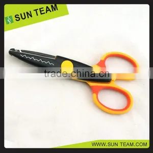 CS005 5-1/4" New Plastic Handle Wavy Scissors thumbnail-5