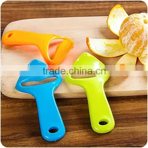 J456 Plastic Orange Peeler/Creative Orange Opener/citrus Peeler thumbnail-1