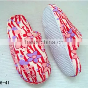 Women's Winter Indoor Warm Slippers for Sale thumbnail-1