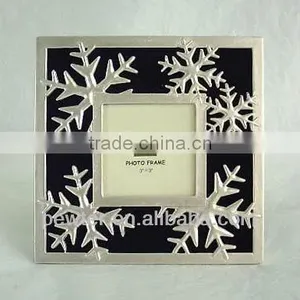 3x3 Metal Snowflake Picture Frame thumbnail-1