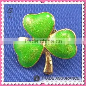Best Quality Korean Pin Brooch, Custom Made Brooches Clover Shaped thumbnail-1