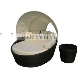 Beautiful PE Garden Furniture thumbnail-1