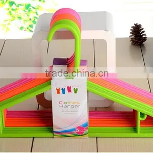 Colorful Plastic Clothes Hanger/pp Cloth Hanger thumbnail-1