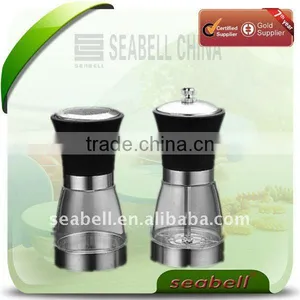 Pepper Mill and Salt Shaker Set thumbnail-1