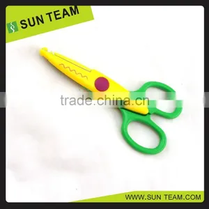 CS004A 5-1/4" New Plastic Handle Paper Cutting Lace Scissors thumbnail-3