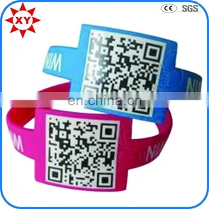 Customized Silicone Plain Wristbands for Sale thumbnail-2