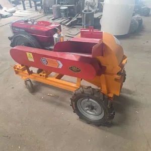 Small Wood Grinder Pulverizer Machine Small Mobile Wood Crusher Chipper Shaving Machine thumbnail-1