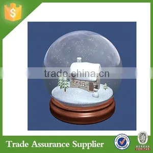 Into the Wintry World of the Snow Globe thumbnail-3