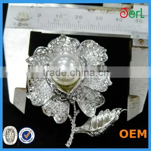 Fashion Elegant Small Crystal Scarf Clip Brooch Rose Flower Brooch thumbnail-4