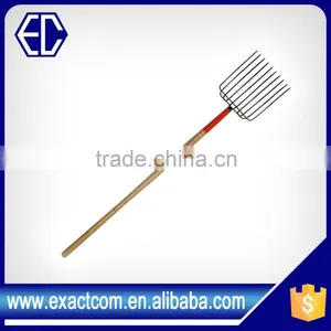 Wooden Handle Welded Manure Fork thumbnail-3