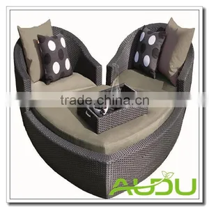 Audu UK Rattan Heart Daybed thumbnail-1