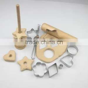Xmas Kitchware With 3pcs Wooden and 8pcs Stainless Steel Cookie Cutters thumbnail-1