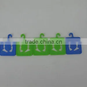 Colorful Plastic Socks Hanger thumbnail-1