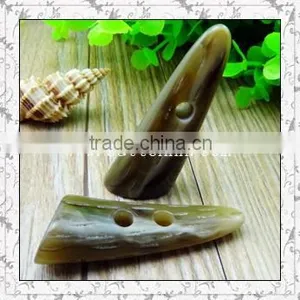 Plastic Resin Toggle Horn Button for Fashion Clothing thumbnail-1