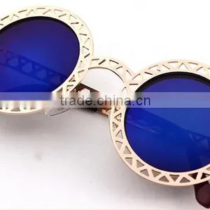 New Arrival Hollow Out Frame Sunglasses thumbnail-5