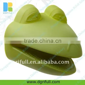 Silicone Pot Holders thumbnail-1