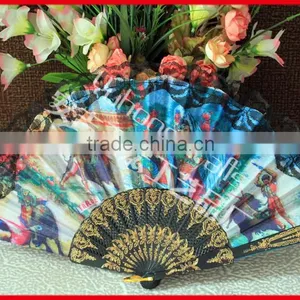 Spanish Style Folding Plastic Fan thumbnail-2
