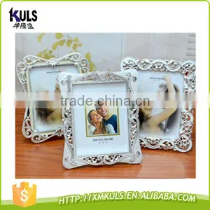Decorative Ornate Europe Style Standing Plastic Desk Photo Frame thumbnail-1