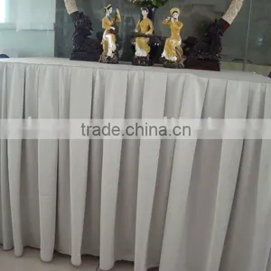 Table Skirt With Pleats thumbnail-1