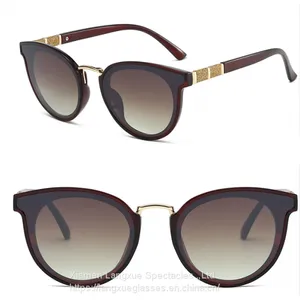 Folding Plastic Wayfarer Sunglasses thumbnail-4