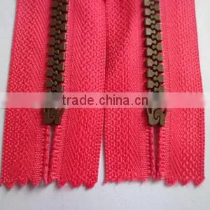 5# Plastic Resin Zipper Close End Zipper Antic Brass Teeth Zipper With Auto Lock Slider Zipper Porcket Zipper thumbnail-3