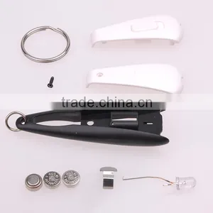 Beautiful Design Glow In The Dark Mini Flashlight Keychain LED Factory thumbnail-6